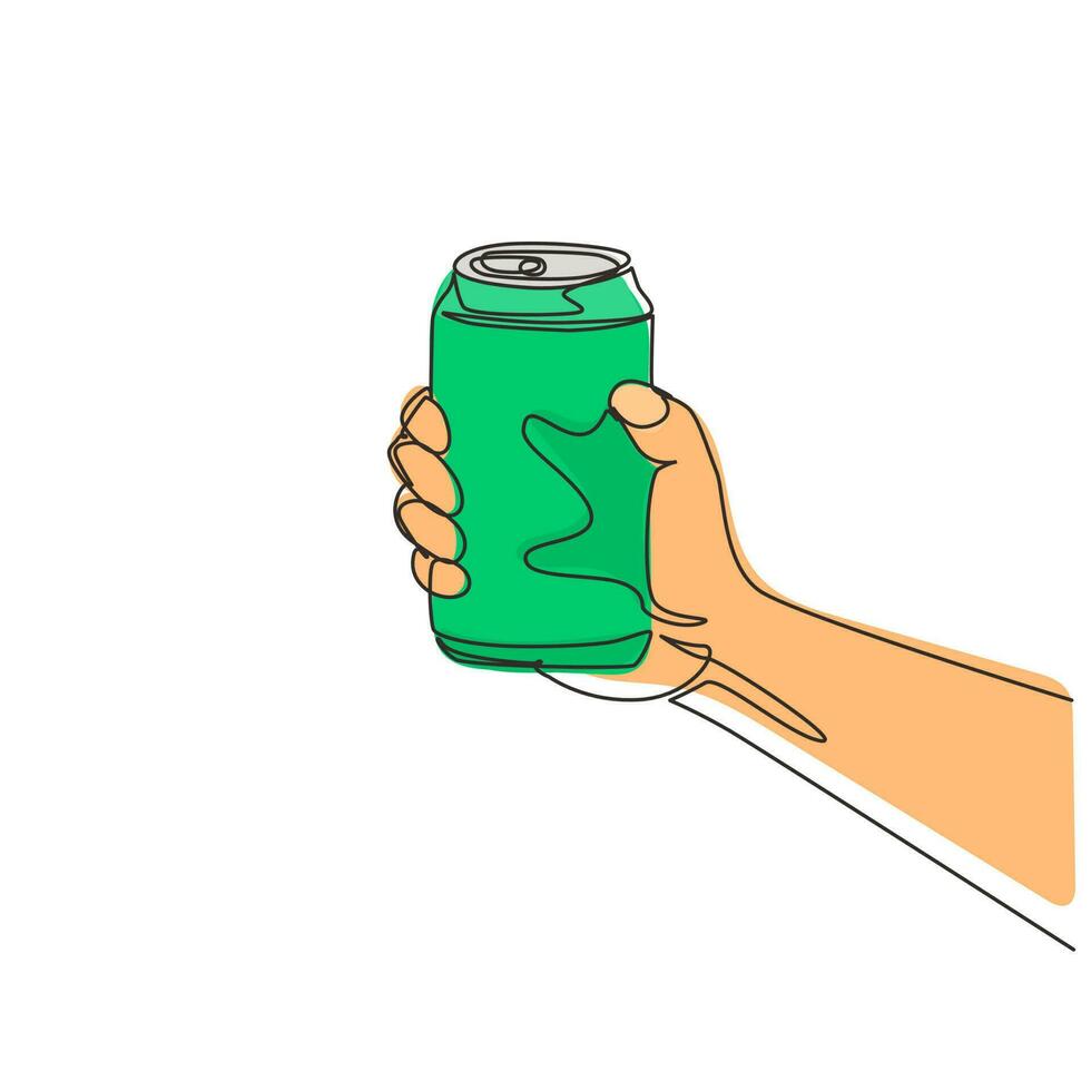 mano de dibujo de una sola línea continua sosteniendo una lata de aluminio sin etiquetas. bebidas en envases metálicos. bebida refrescante para las personas. Ilustración de vector de diseño gráfico de dibujo de una línea dinámica