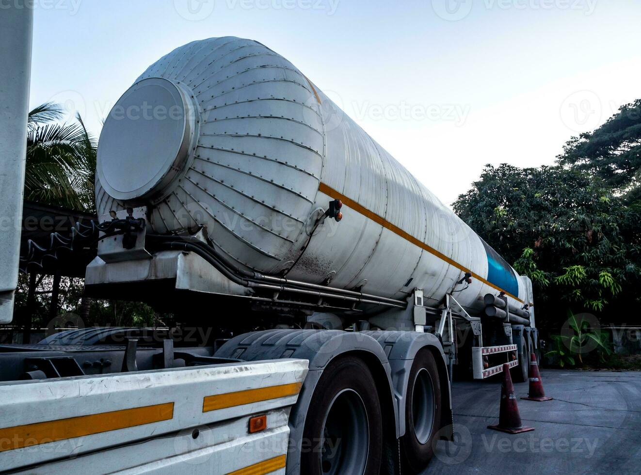 The chemical tanker on the transportation truck photo