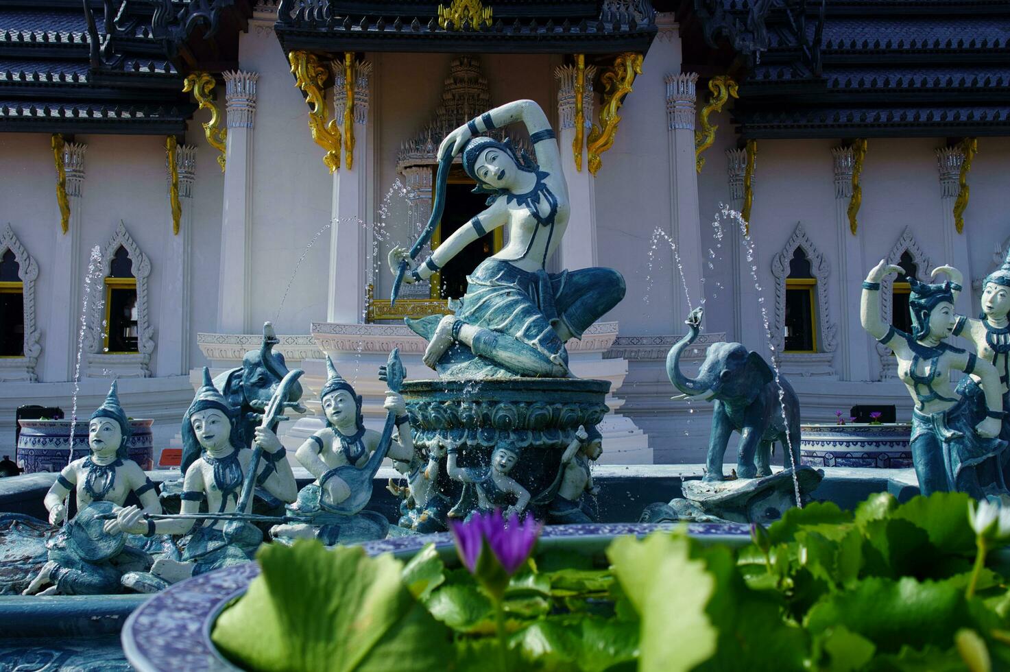 Thailand temple fountain photo