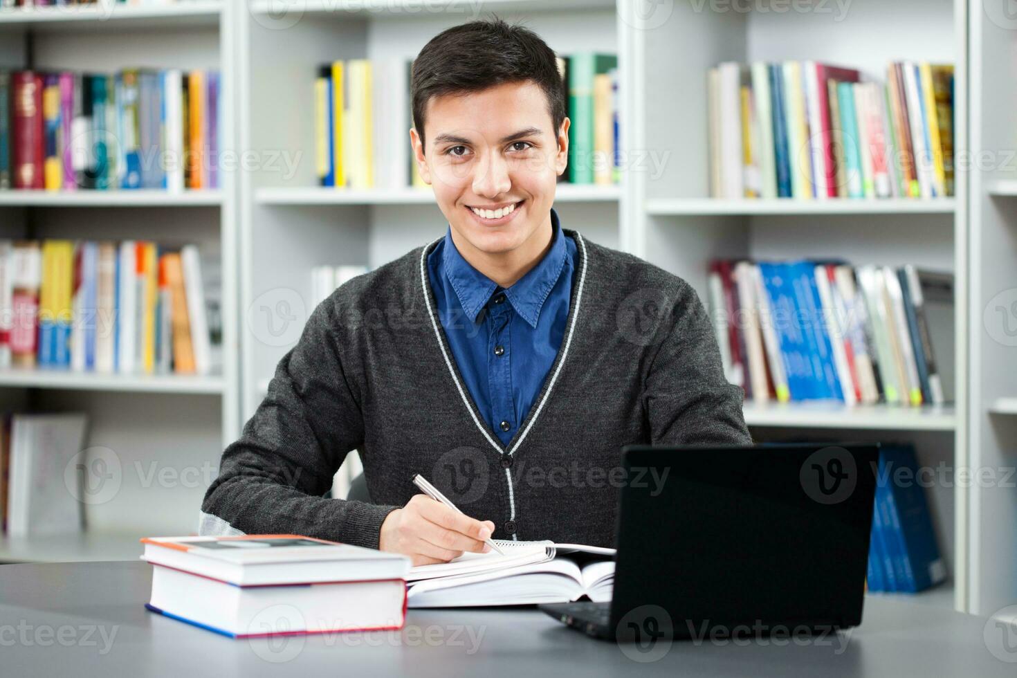 A student in the library photo