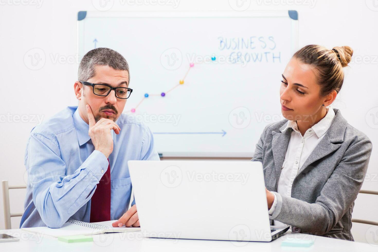 negocio personas que se discute un negocio estrategia foto