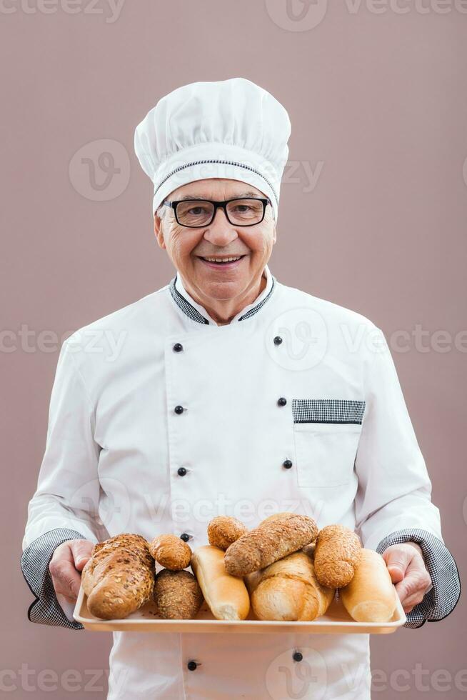 retrato de un mayor cocinero foto