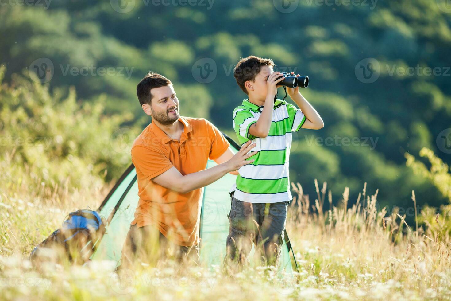 padre y hijo cámping foto