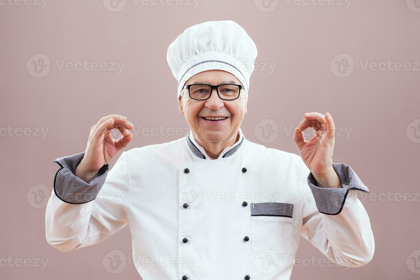 retrato de un mayor cocinero foto