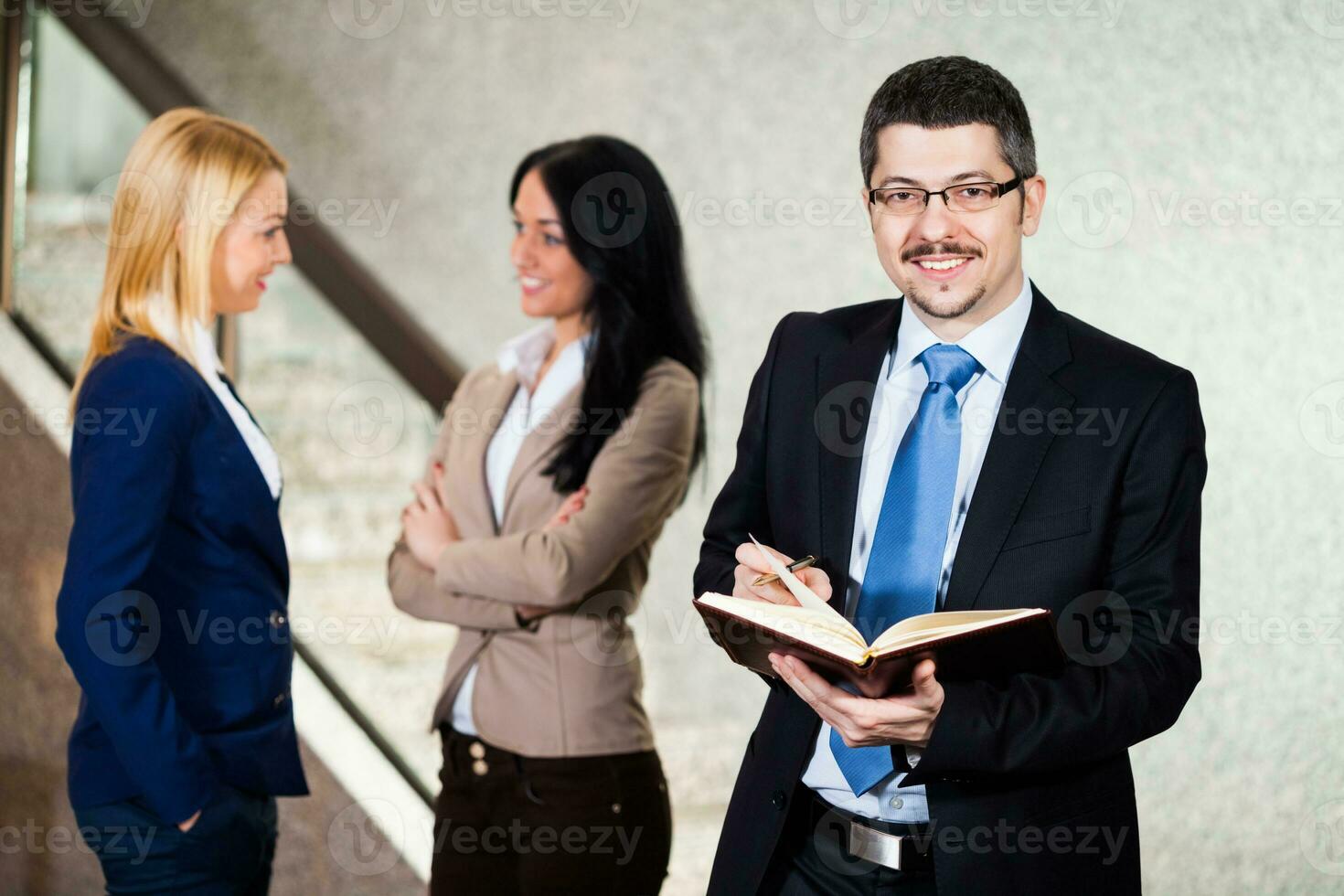 un reunión Entre negocio personas foto