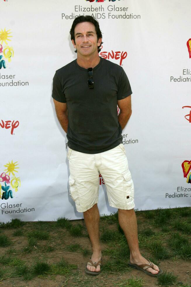 Jeff Probst arriving at the A Time for Heroes Pediatric AIDS 2008 benefit at the Veterans Administration grounds Westwood CA June 8 2008 2008 Kathy Hutchins Hutchins Photo
