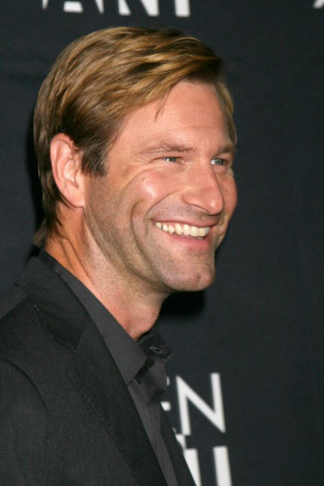 Aaron Eckhart arriving at the Towelhead Premiere at the ArcLight Theaters in r Los Angeles CA on September 3 2008 2008 Kathy Hutchins Hutchins Photo
