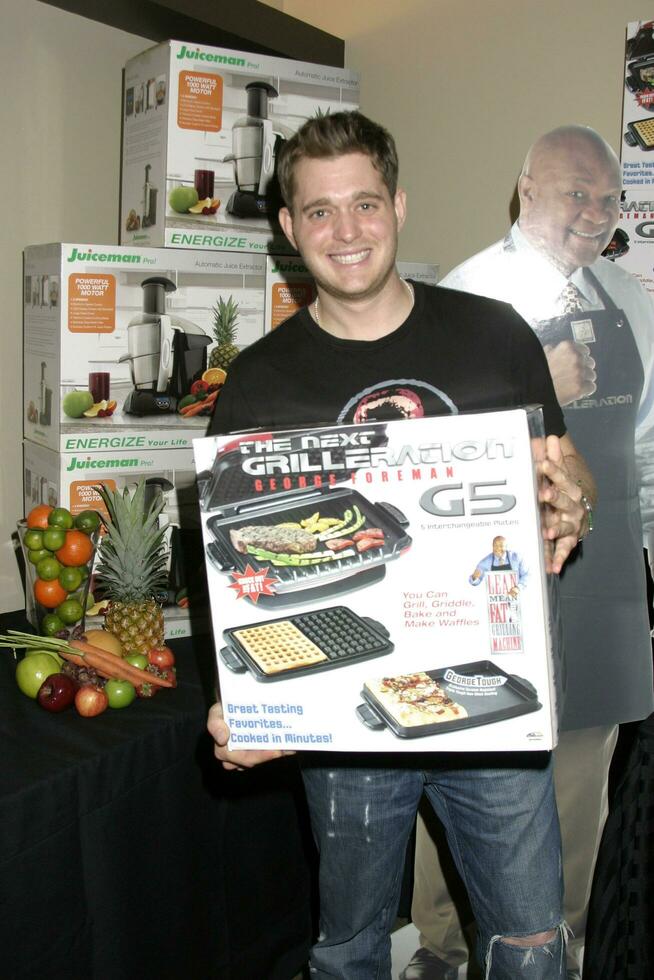 Michael Buble GBK Emmy Gifting Suite Hollywood Roosevelt Hotel Los Angeles CA September 13 2007 2007 Kathy Hutchins Hutchins Photo