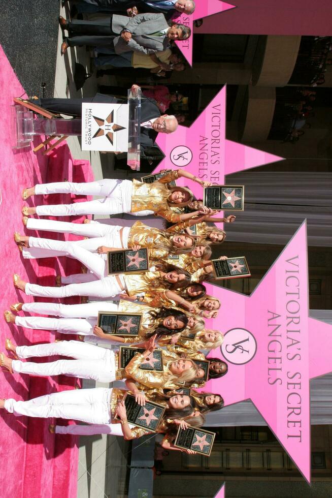 Victoria’s Secret Angels 24003792 Stock Photo at Vecteezy