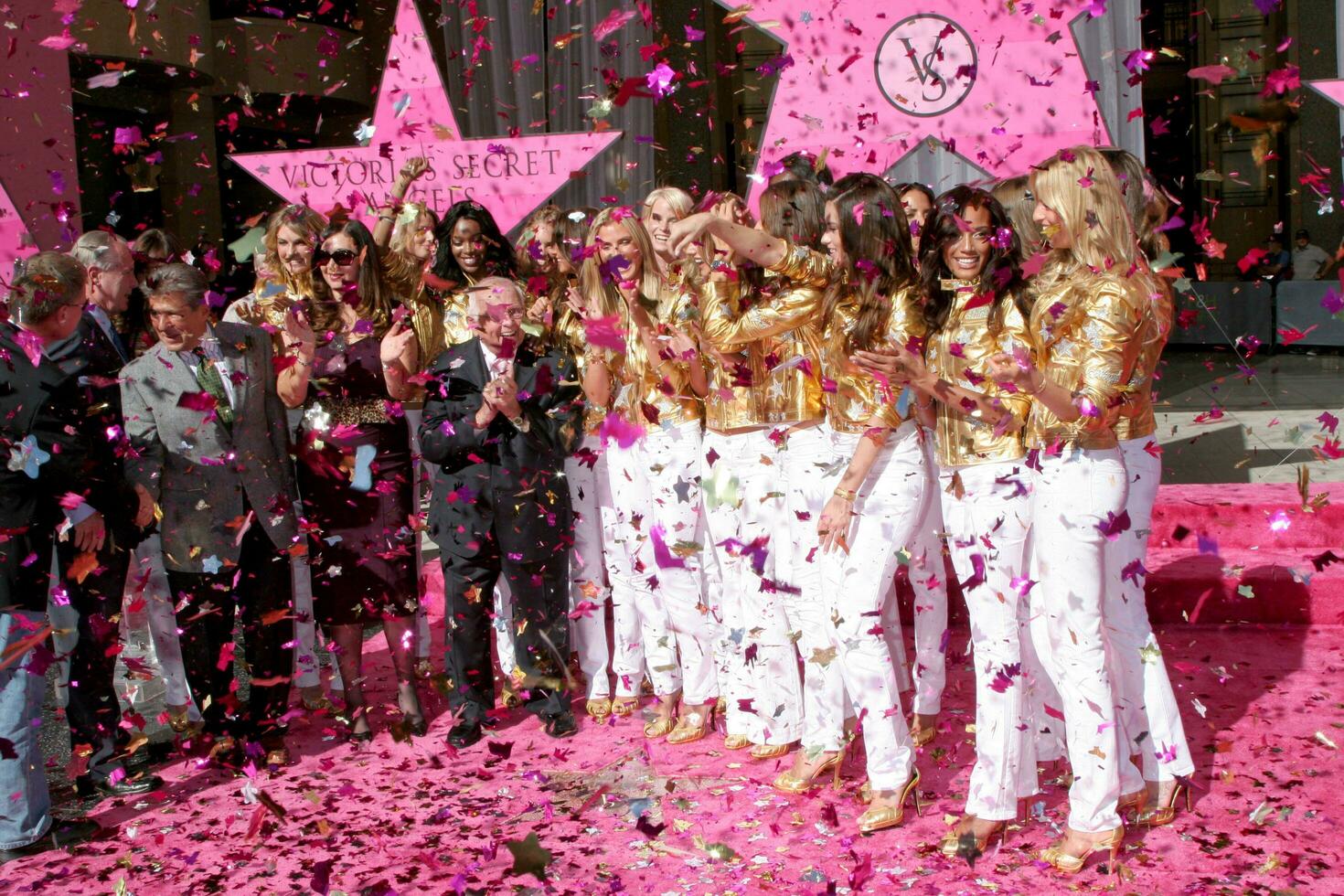 Victoria’s Secret Angels 24003849 Stock Photo at Vecteezy