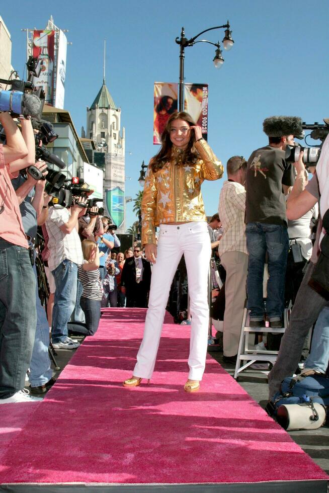 Victoria’s Secret Angels 24003856 Stock Photo at Vecteezy