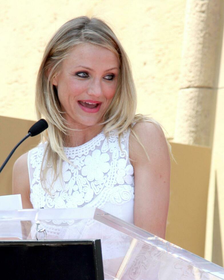 Cameron Diaz at the Cameron Diaz Star on the Hollywood Walk of Fame Ceremony in front of the Egyptian Theater on June 22 2009 2009 Kathy Hutchins Hutchins Photo