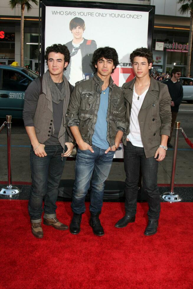 Jonas Brothers    arriving at the 17 Again Premiere at Graumans Chinese Theater in Los Angeles CA on April 14 20092009 photo