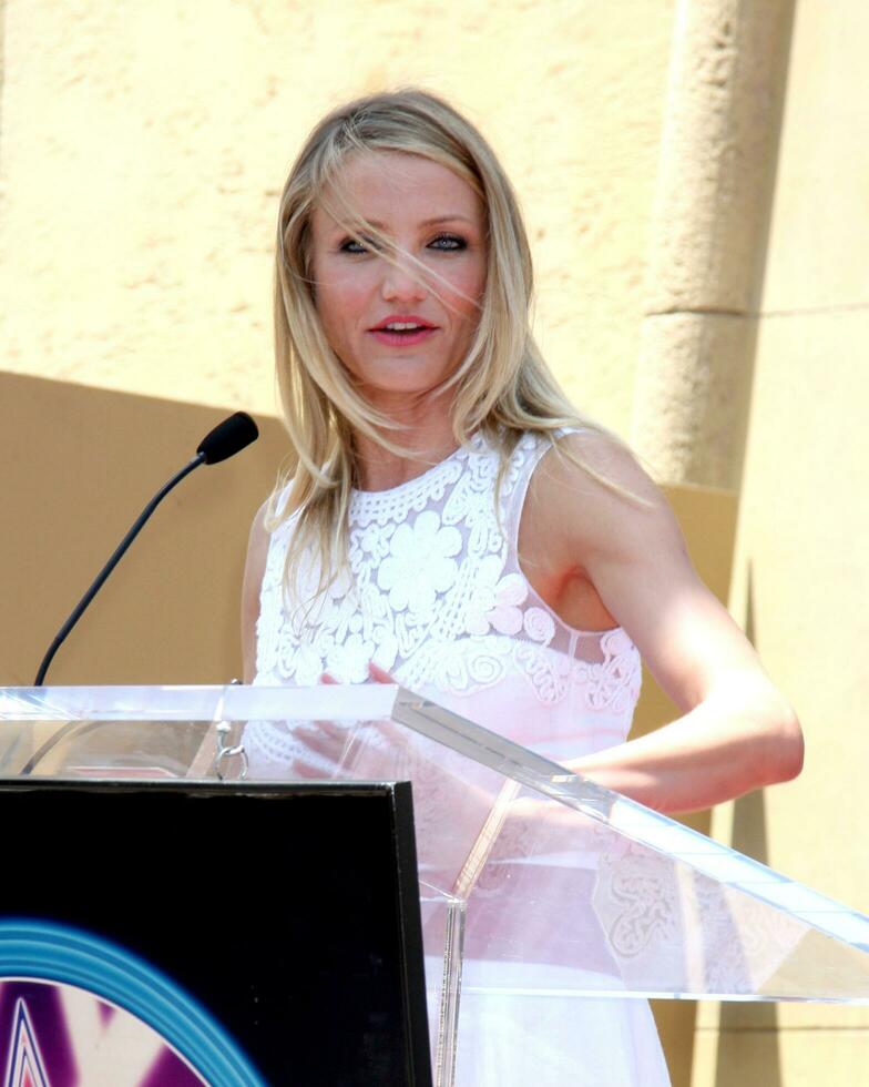 Cameron Diaz at the Cameron Diaz Star on the Hollywood Walk of Fame Ceremony in front of the Egyptian Theater on June 22 2009 2009 Kathy Hutchins Hutchins Photo