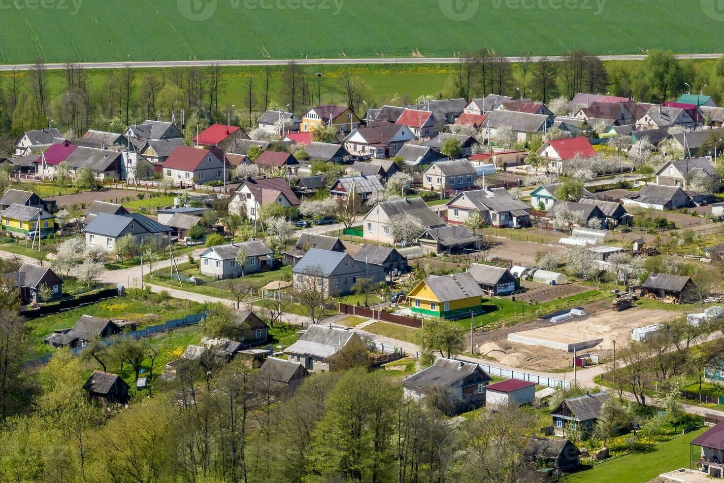 panorámico aéreo ver de privado desarrollo con país casas o eco pueblo foto