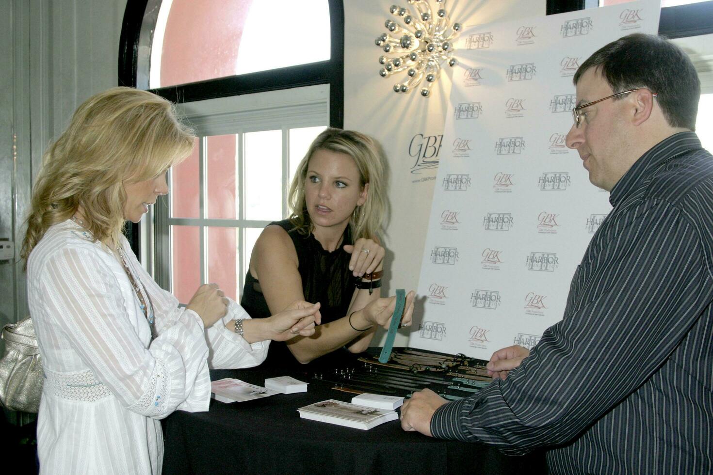 Cheryl Hines GBK Emmy Gifting Suite Hollywood Roosevelt Hotel Los Angeles CA September 13 2007 2007 Kathy Hutchins Hutchins Photo