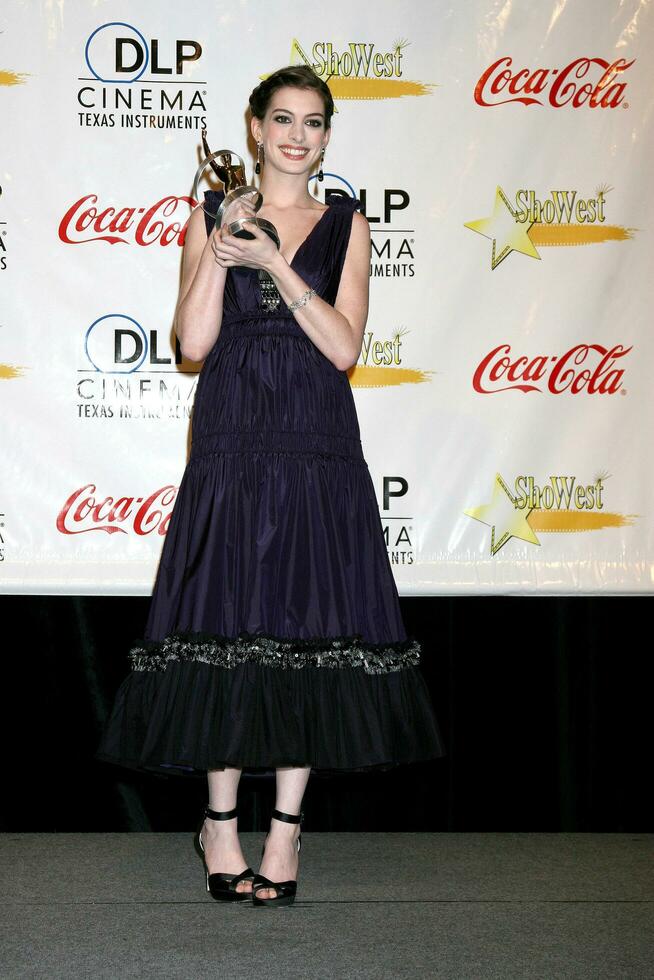 Anne Hathaway ShoWest Awards Paris Hotel  Casino Las Vegas NV Match 132008 2008 Kathy Hutchins Hutchins Photo