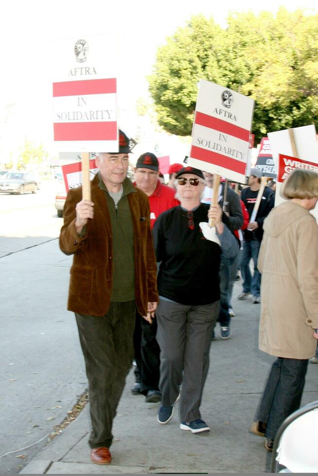 Ian Buchanan  Susan Flannery Soap Opera AFTRA Actors Support Writers Guild of America Strike CBS Television City December 17 2007 Los Angeles CA 2007 Kathy Hutchins Hutchins Photo