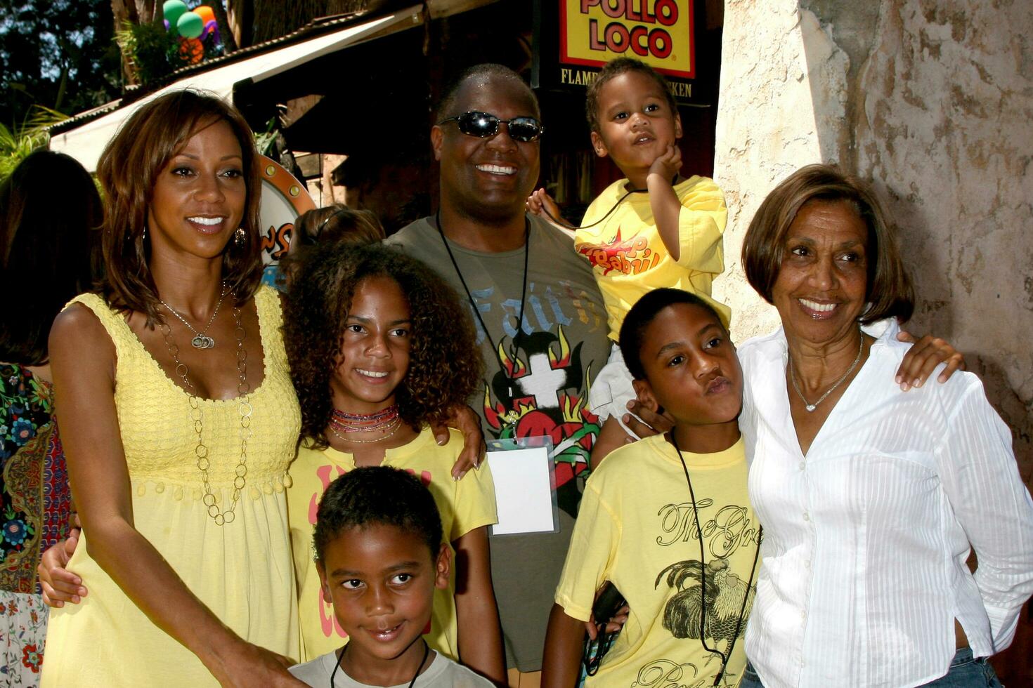 Holly Robinson Peete photo