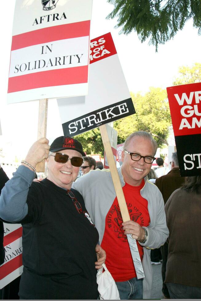 Susan Flannery  Ken Hanes Soap Opera AFTRA Actors Support Writers Guild of America Strike CBS Television City December 17 2007 Los Angeles CA 2007 Kathy Hutchins Hutchins Photo