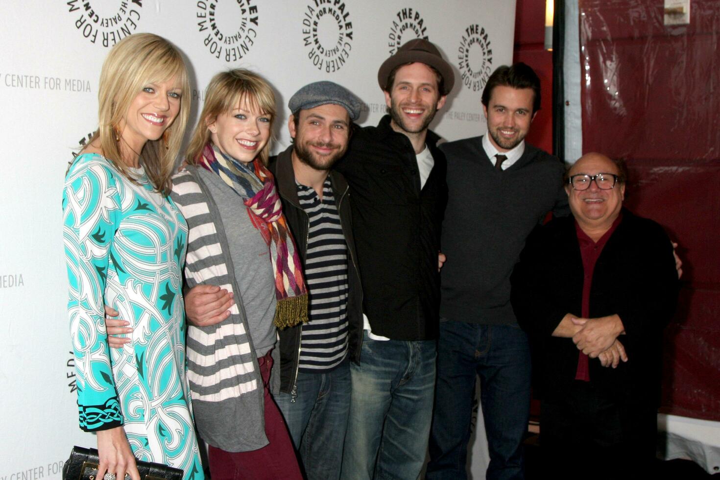 Charlie Day, Mary Elizabeth Ellis, Kaitlin Olson, Glenn Howerton, Rob McElhenney, Danny DeVito arrive at the It s Always Sunny In Philadelphia at PaleyFest09 event on April 10 ,2009 at the Arclight Cinemas, Hollywood, California photo