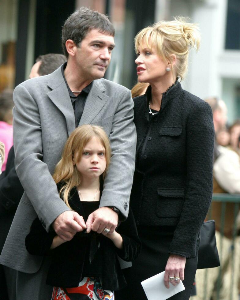 Antonio Banderas Stella and Melanie Griffith Walk of Fame Ceremony for Antonio Banderas Los Angeles CA October 18 2005 photo