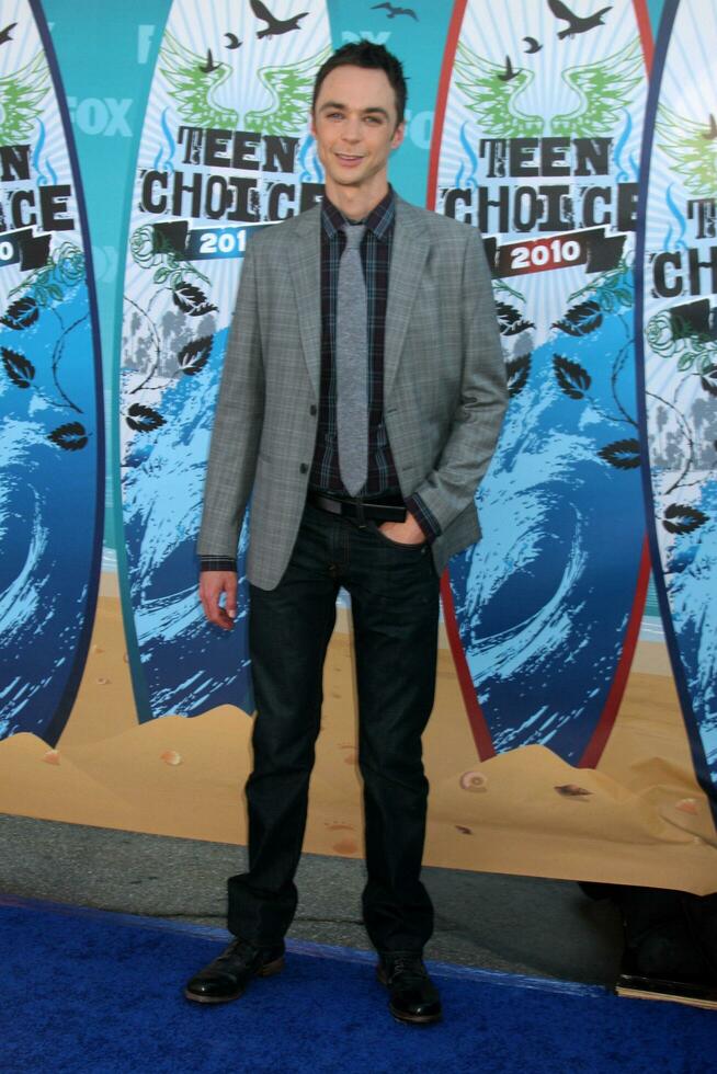 LOS ANGELES  AUGUST 8 Jim Parsons arrivals at the 2010 Teen Choice Awards at Gibson Ampitheater at Universal on August 8 2010 in Los Angeles CA photo