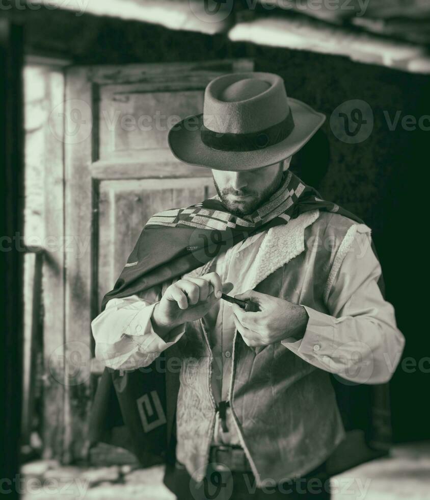 Gunfighter while scrolling tobacco photo