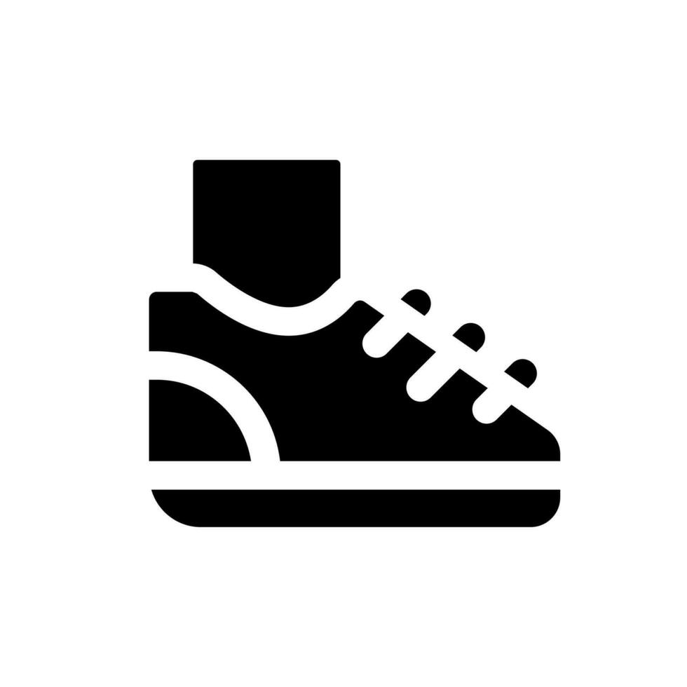 zapatilla de deporte negro glifo ui icono. deporte calzado. corriendo y correr. sano hábito. usuario interfaz diseño. silueta símbolo en blanco espacio. sólido pictograma para web, móvil. aislado vector ilustración