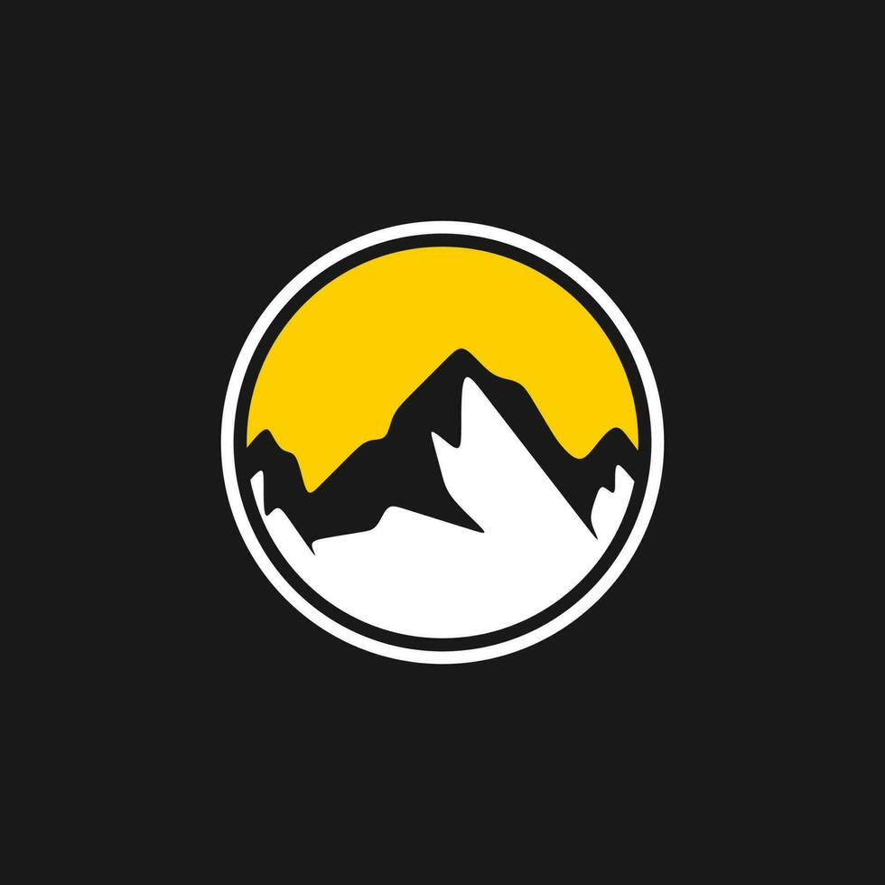 logotipo de icono de montaña vector