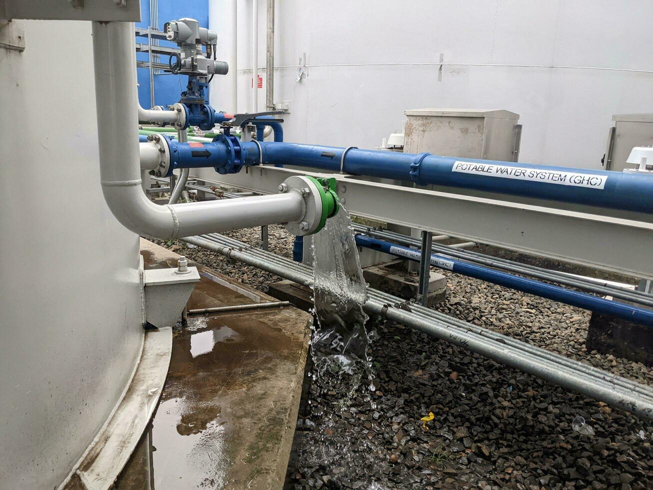 poder planta industria proyecto, impulso bomba, tubo línea y panel control. el foto es adecuado a utilizar para industria antecedentes fotografía, poder planta póster y electricidad contenido medios de comunicación.