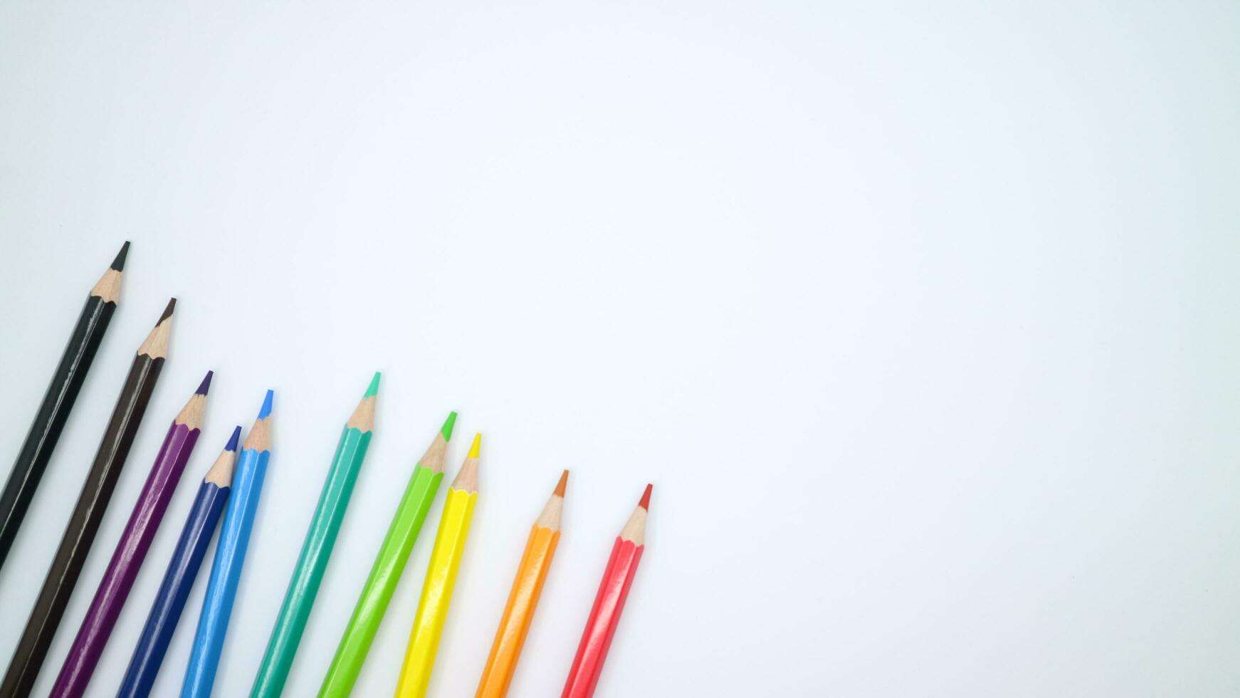 vacío blanco página para para escritura con color lapices foto