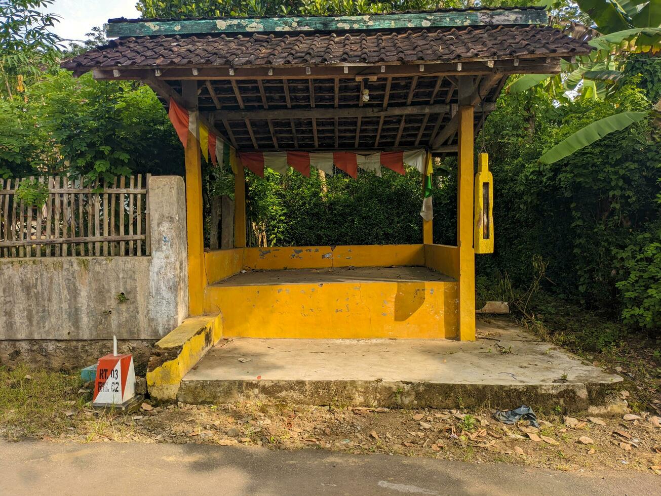 un seguridad enviar o pos kamling para rural seguridad en blitar, Indonesia foto