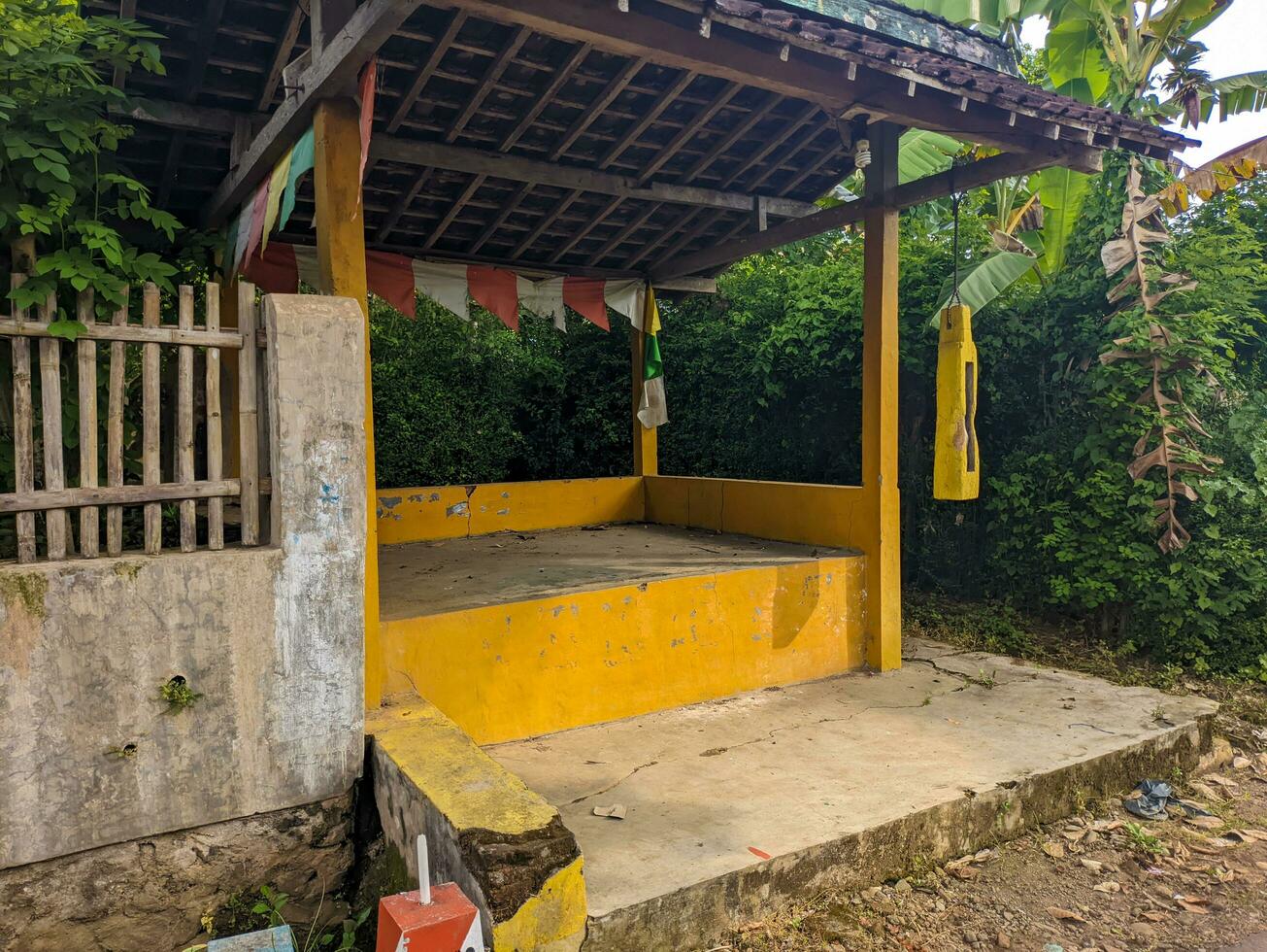 un seguridad enviar o pos kamling para rural seguridad en blitar, Indonesia foto