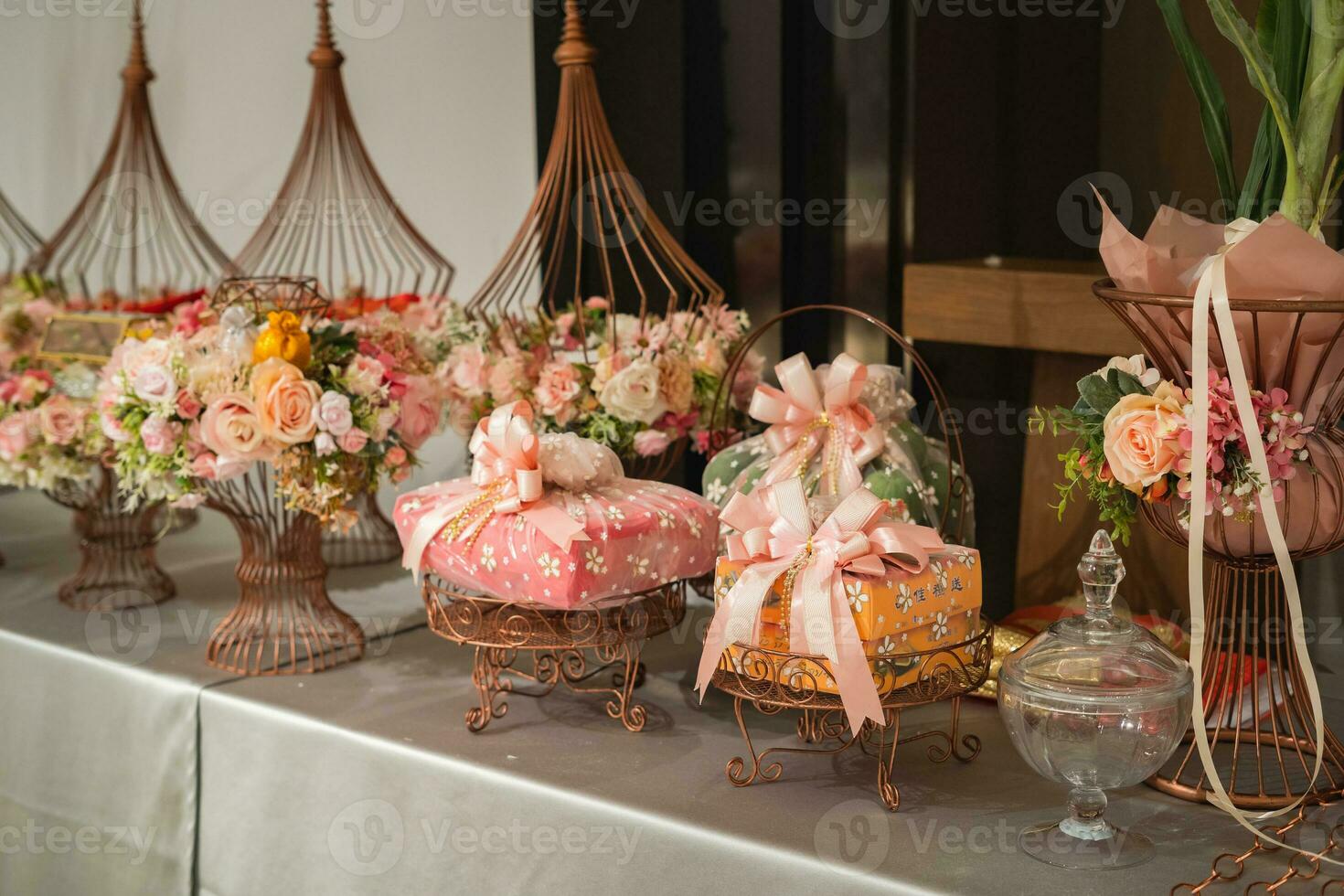 tray of gifts from the groom to the family of bride photo