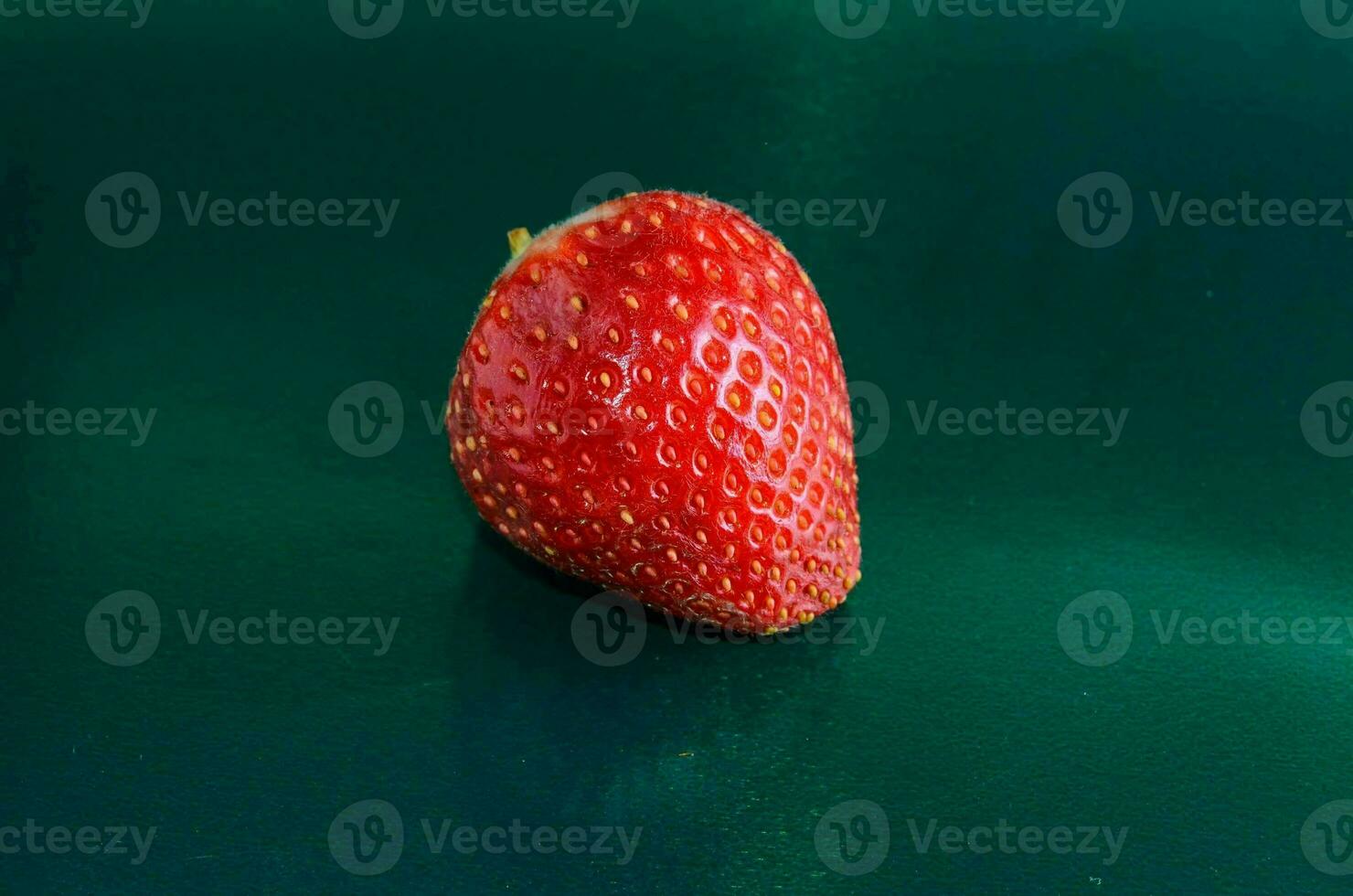 fruta fresa aislada foto