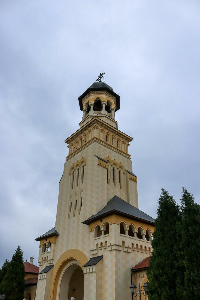 el coronación catedral en alba iulia inmortalizado desde diferente anglos foto