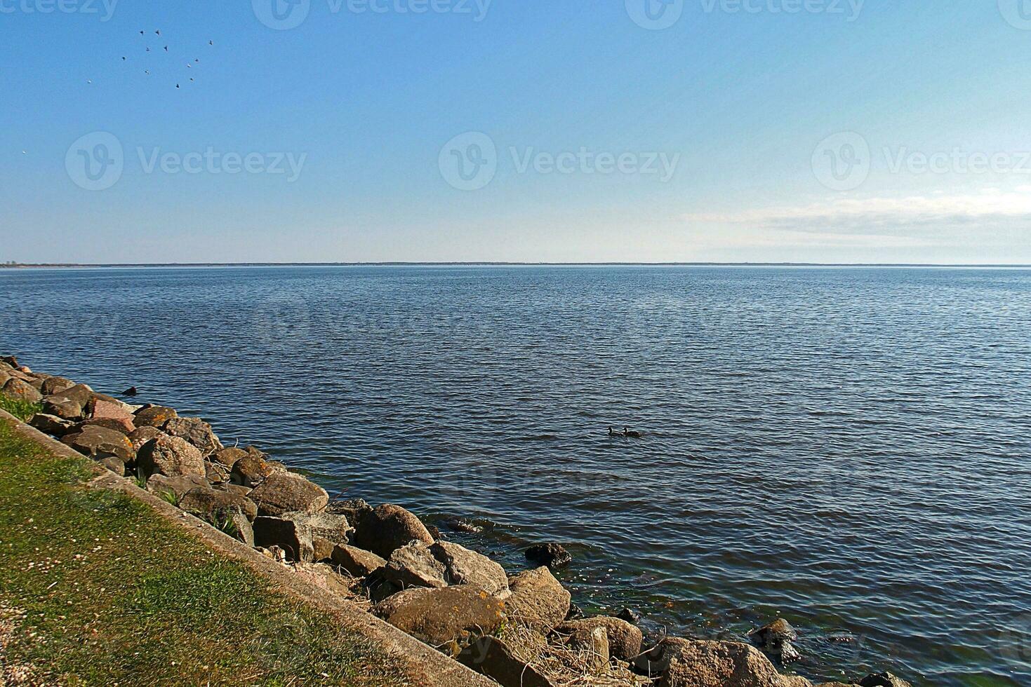 paisaje de el azul báltico mar en Polonia y el playa en un soleado calentar día foto