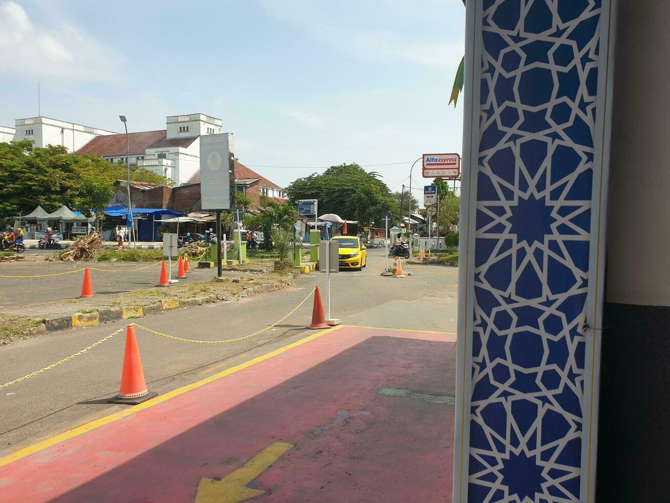 Tegal,Mei 2023. Tegal railway station Drop Zone to pick up and receive visitors who will enter the station area. photo