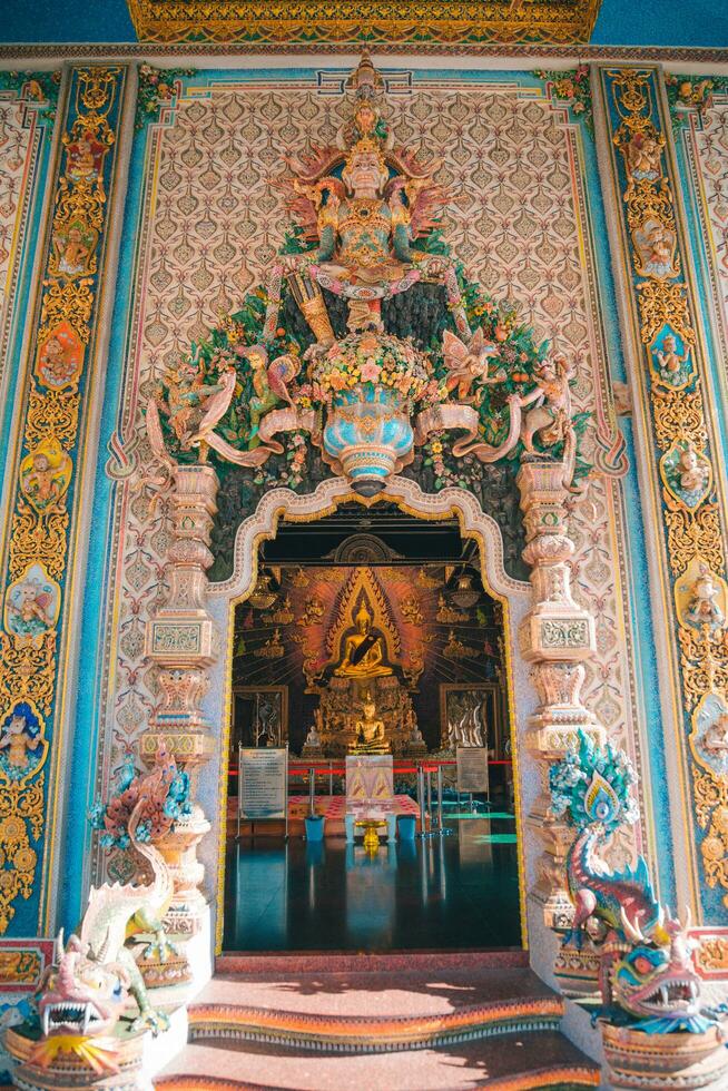 Buda imágenes dentro pariwas templo y enmarcado foto