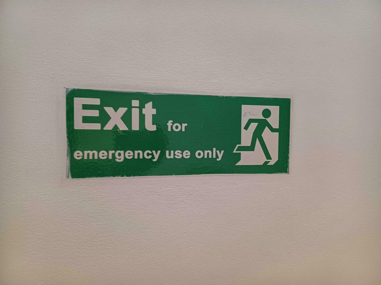 National stainless steel safety sign board,green and white signboard fire exit ,emergency exit sign,rectangular emergecy exit sign photo