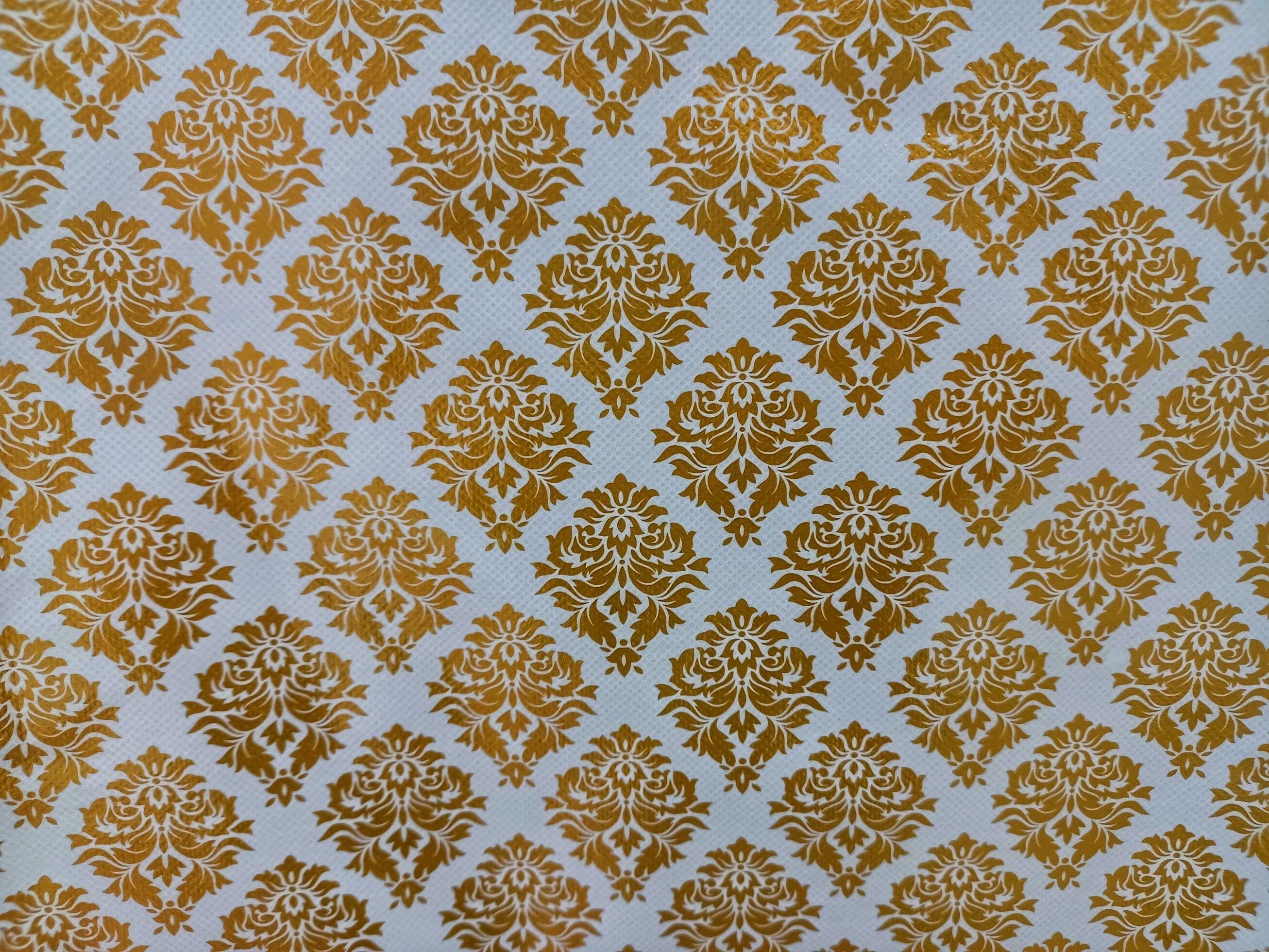 Gold white damask seamless pattern,walpaper .Elegant classic
