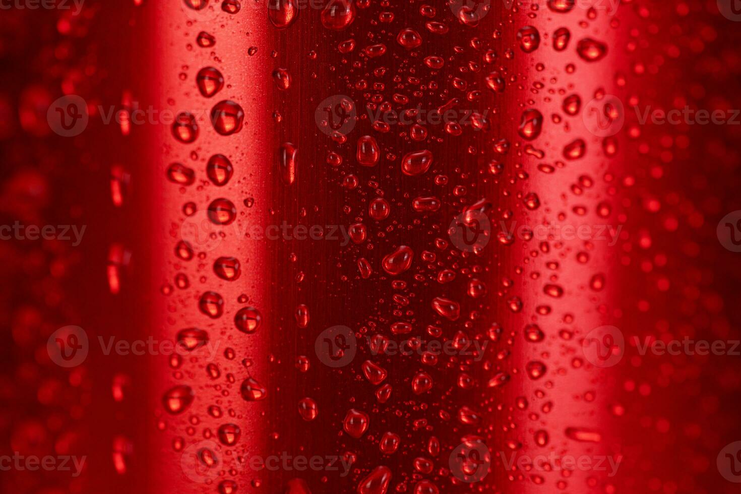 agua gotas en Coca lata cerca arriba foto