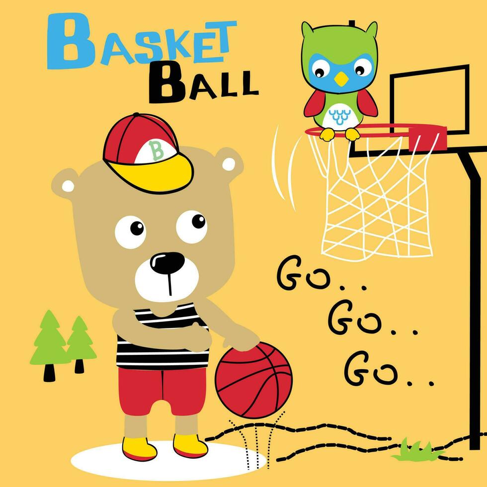 oso jugando baloncesto con búho gracioso animal dibujos animados vector