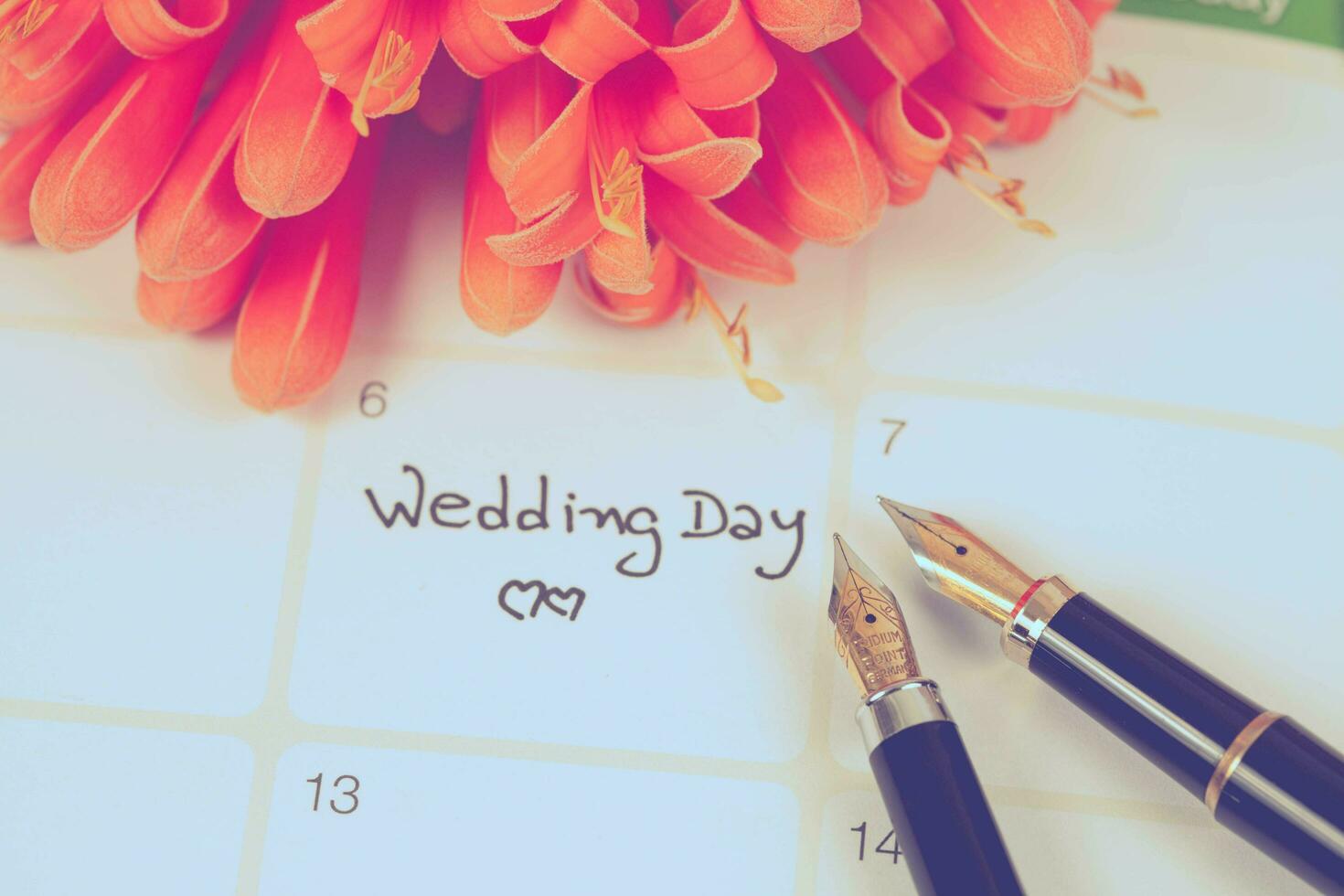 Reminder Wedding day in calendar planning and fountain photo