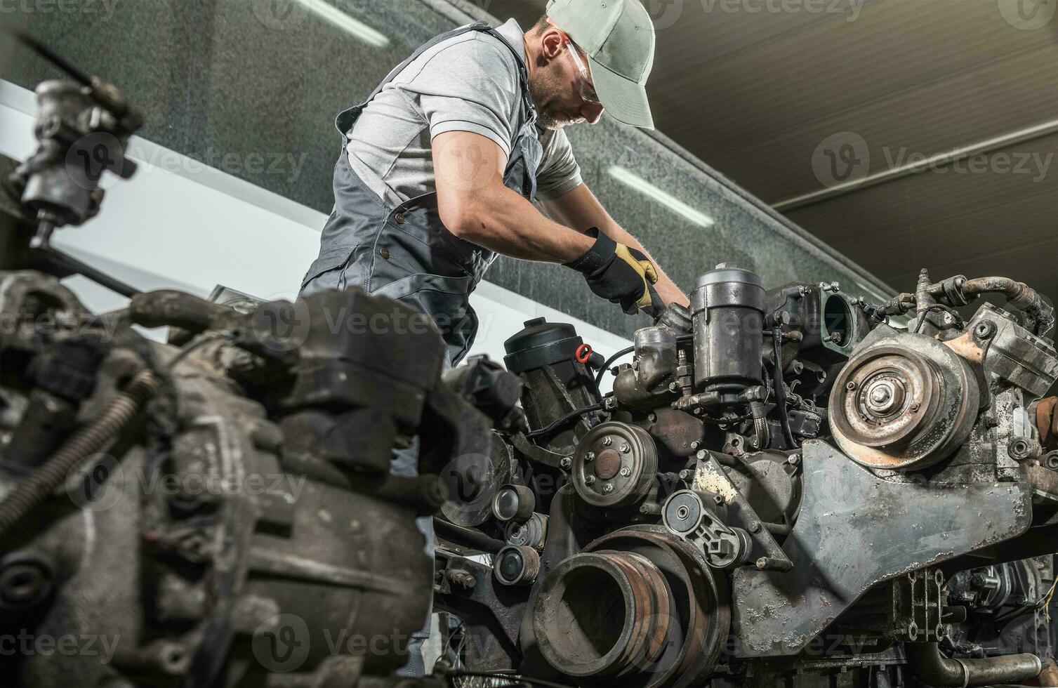 Diesel Engine Mechanic Diesel Engine Mechanic