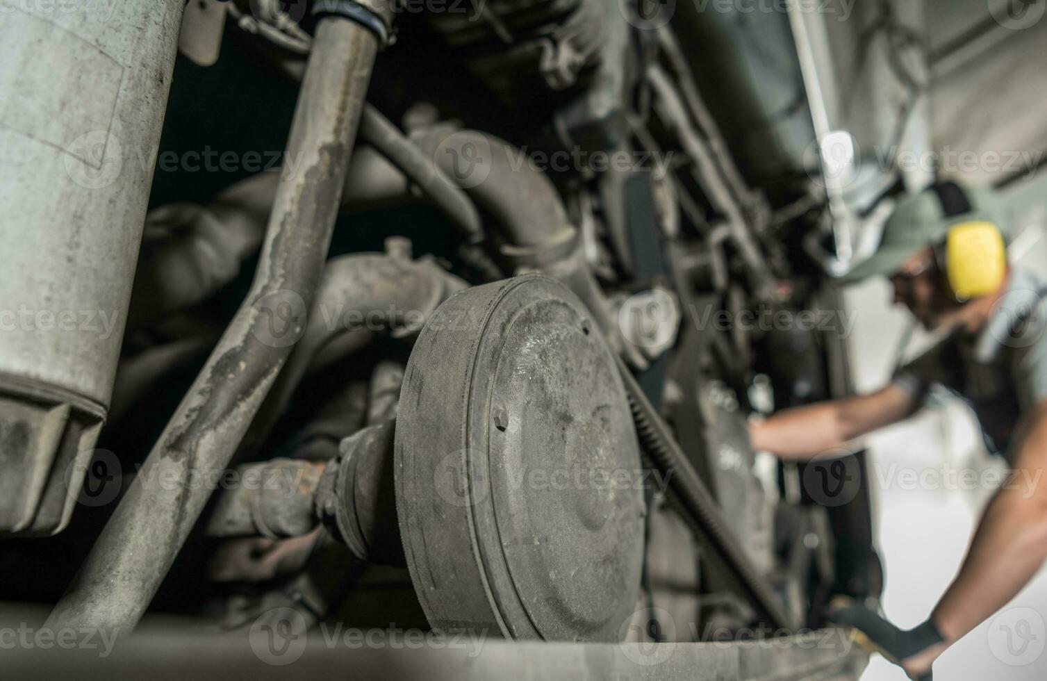 RV Coach Bus Diesel Pusher Engine Repair and Maintenance photo
