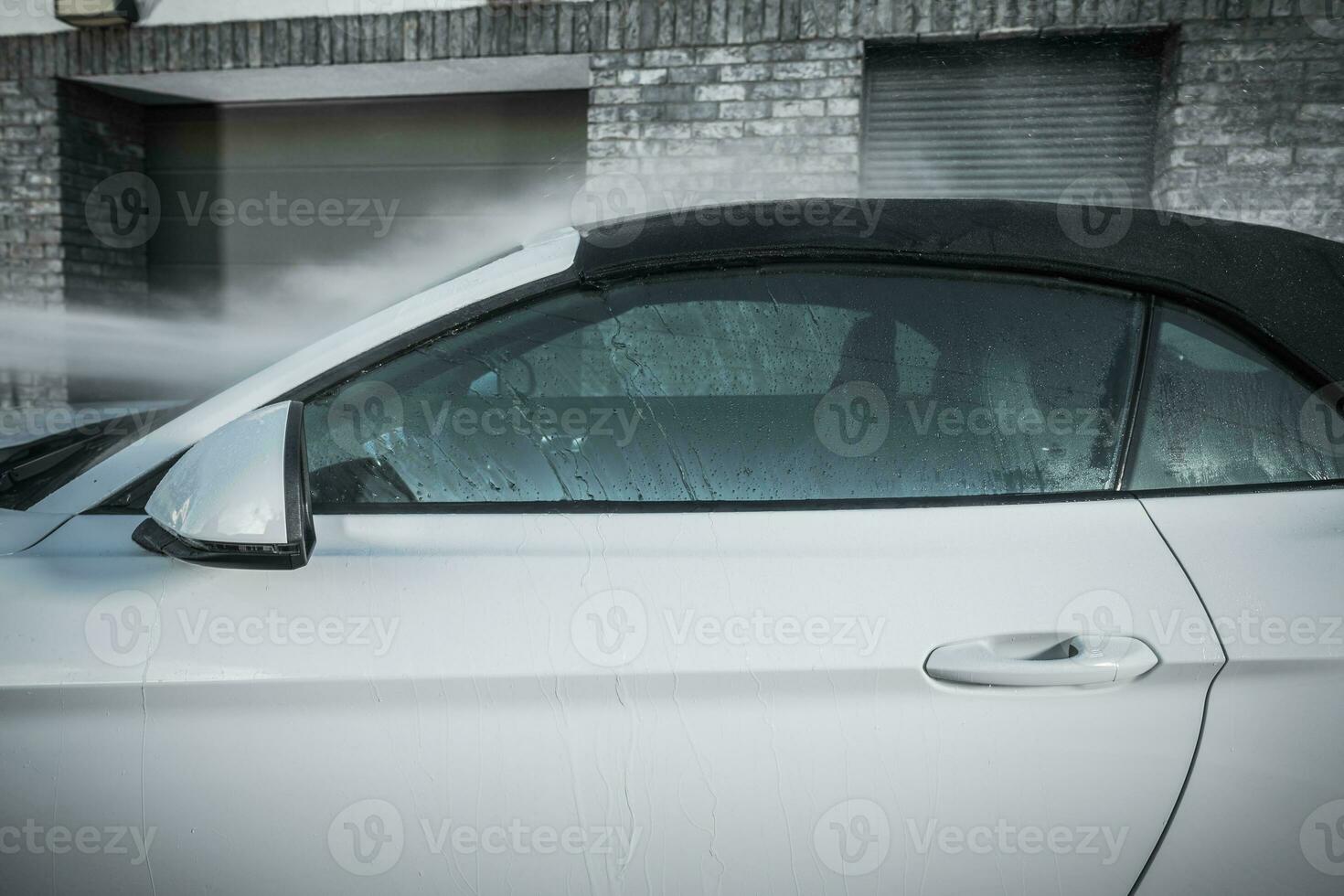 Car Soft Roof Washing photo
