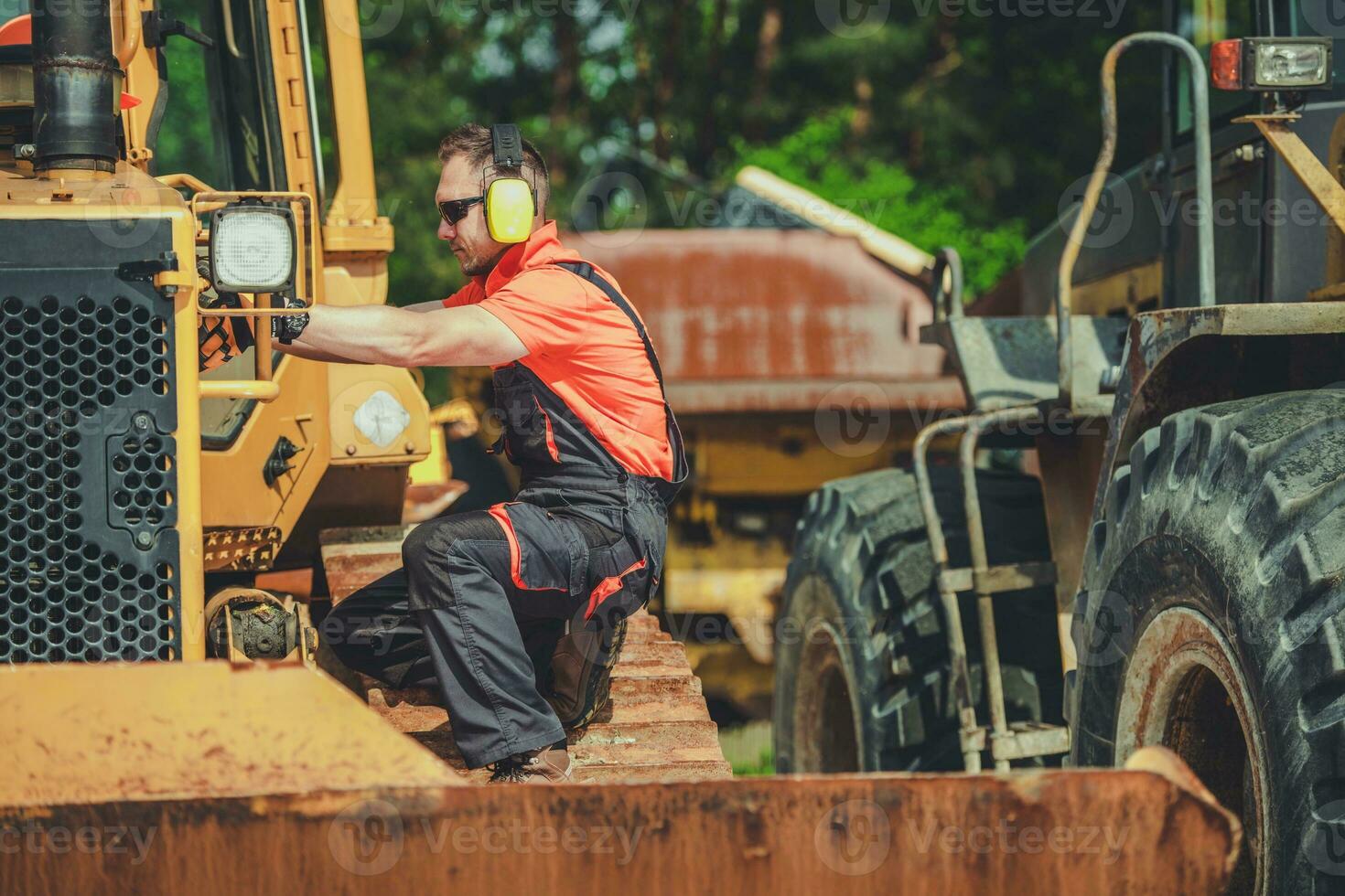 Broken Bulldozer Issue photo