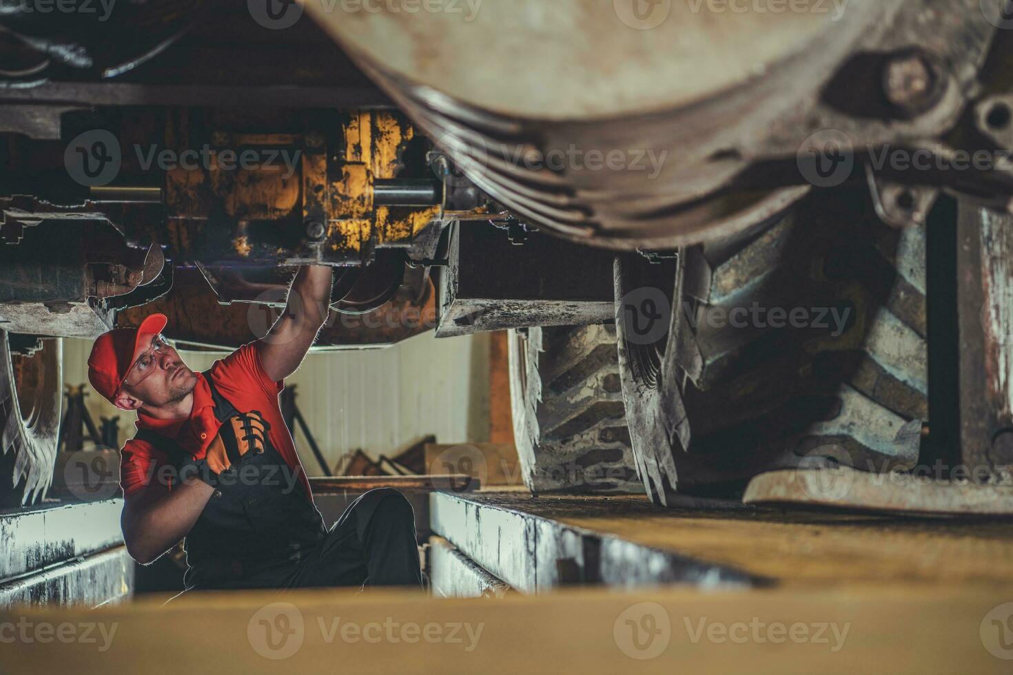 Heavy Machinery Technician photo